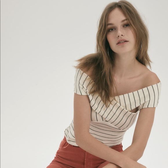 Nordstrom Off the Shoulder Top || XS - Picture 1 of 5